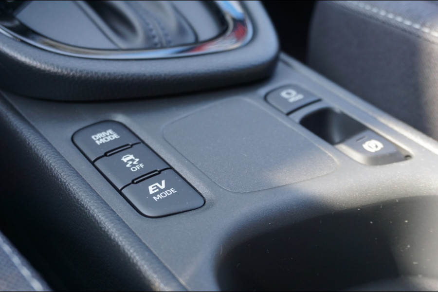 Toyota Yaris Hyb. 115PK Dynamic AUTOMAAT ADAPTIVE | CAMERA | CARPLAY | NIEUW!