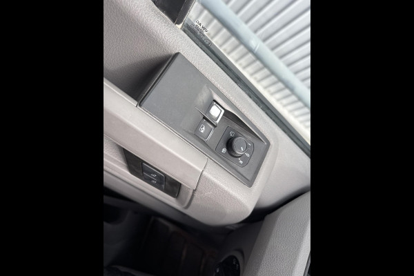 Volkswagen Crafter 2.0*L3H2*A/C*ACC*3000KG*HAAK*CAM*NAVI*3P*CARPLAY*