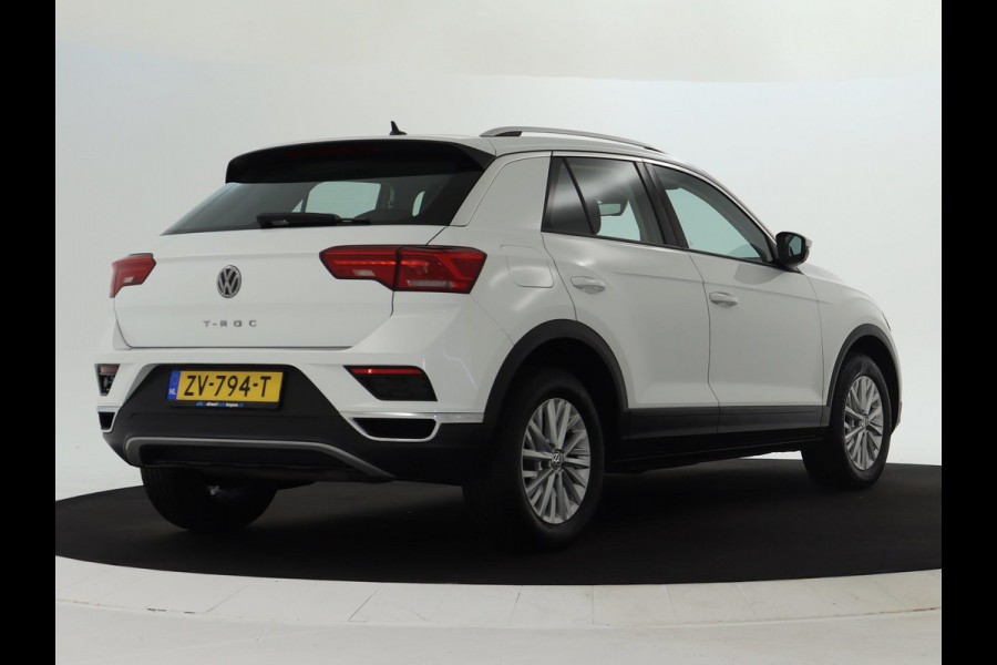Volkswagen T-Roc 1.0 TSI Style Business NAVI | Carplay | Adaptive Cruise | PDC | Virtual cockpit