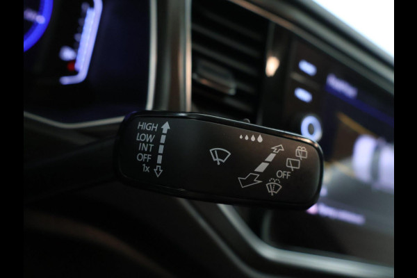 Volkswagen T-Roc 1.0 TSI Style Business NAVI | Carplay | Adaptive Cruise | PDC | Virtual cockpit