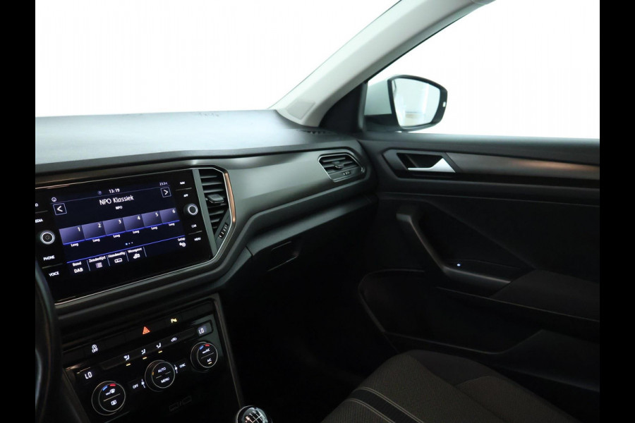 Volkswagen T-Roc 1.0 TSI Style Business NAVI | Carplay | Adaptive Cruise | PDC | Virtual cockpit