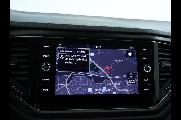 Volkswagen T-Roc 1.0 TSI Style Business NAVI | Carplay | Adaptive Cruise | PDC | Virtual cockpit