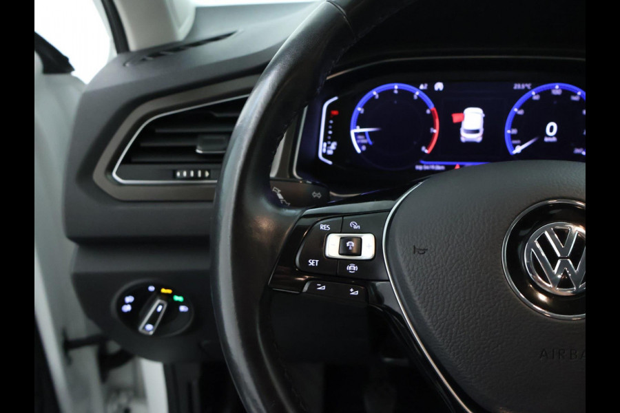 Volkswagen T-Roc 1.0 TSI Style Business NAVI | Carplay | Adaptive Cruise | PDC | Virtual cockpit
