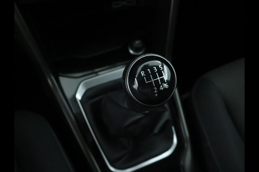 Volkswagen T-Roc 1.0 TSI Style Business NAVI | Carplay | Adaptive Cruise | PDC | Virtual cockpit