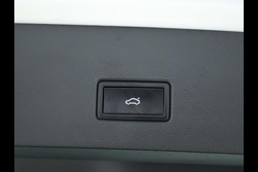 Volkswagen T-Roc 1.0 TSI Style Business NAVI | Carplay | Adaptive Cruise | PDC | Virtual cockpit