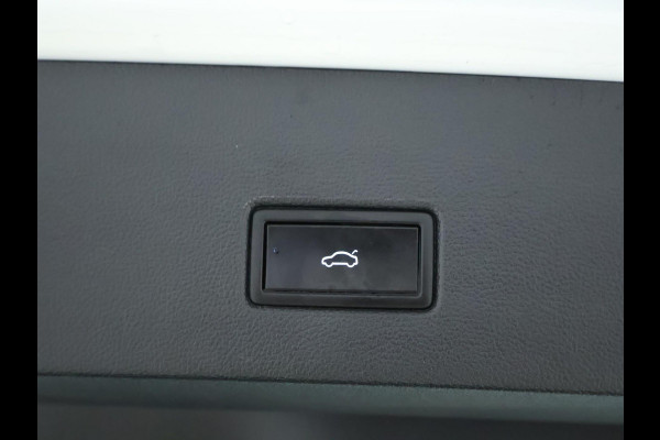 Volkswagen T-Roc 1.0 TSI Style Business NAVI | Carplay | Adaptive Cruise | PDC | Virtual cockpit