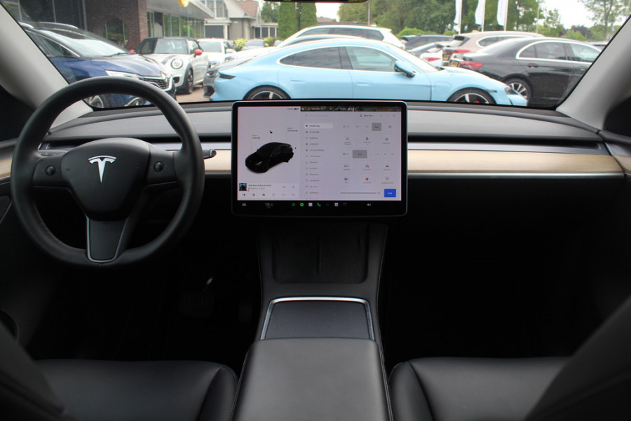 Tesla Model Y Long Range AWD 75 kWh / SoH 93% / Autopilot / Panoramadak / Camera / 21'' / Keyless / Leder / Dodehoek / Navigatie / Stoelverwarming