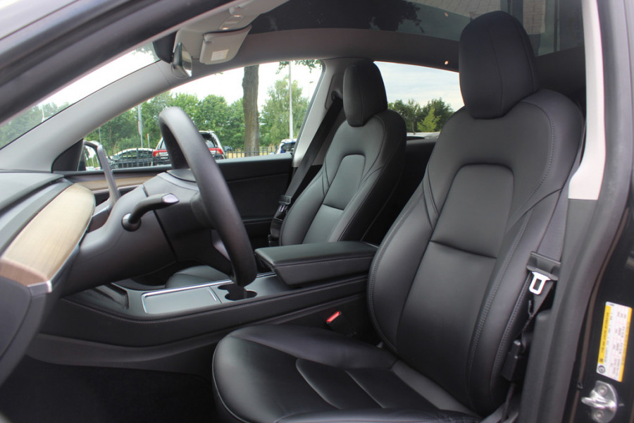 Tesla Model Y Long Range AWD 75 kWh / SoH 93% / Autopilot / Panoramadak / Camera / 21'' / Keyless / Leder / Dodehoek / Navigatie / Stoelverwarming