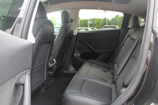 Tesla Model Y Long Range AWD 75 kWh / SoH 93% / Autopilot / Panoramadak / Camera / 21'' / Keyless / Leder / Dodehoek / Navigatie / Stoelverwarming