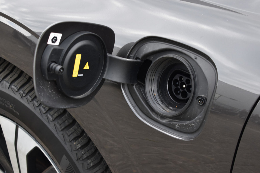 Volvo XC60 T6 350PK AWD Plus Dark | Trekhaak | 360 Camera | H&K | Blis | ACC | Leder | Pilot assist