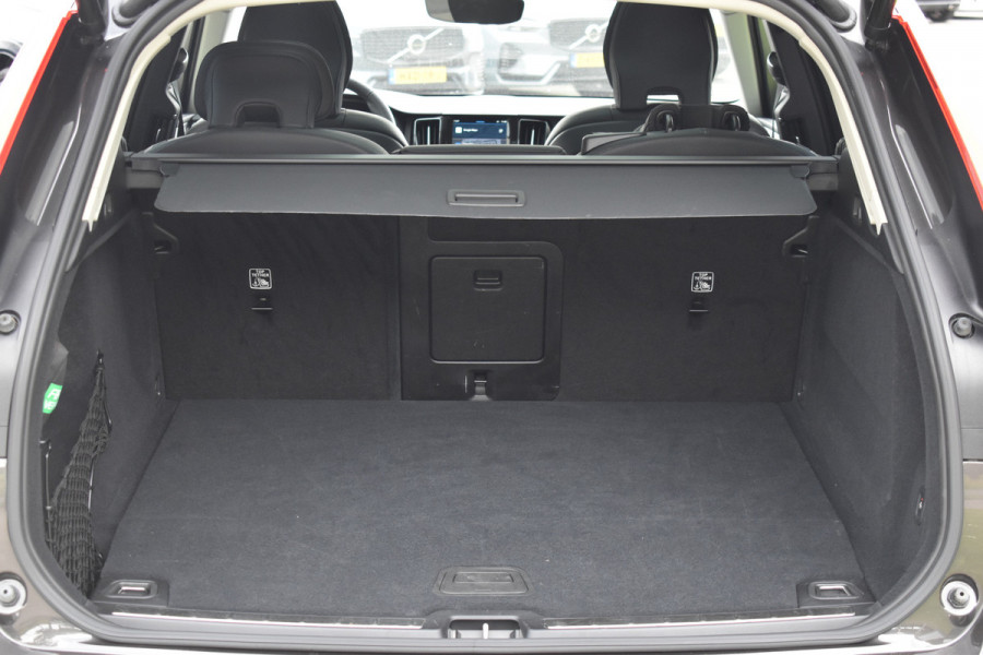 Volvo XC60 T6 350PK AWD Plus Dark | Trekhaak | 360 Camera | H&K | Blis | ACC | Leder | Pilot assist