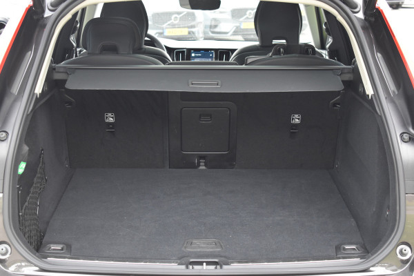 Volvo XC60 T6 350PK AWD Plus Dark | Trekhaak | 360 Camera | H&K | Blis | ACC | Leder | Pilot assist