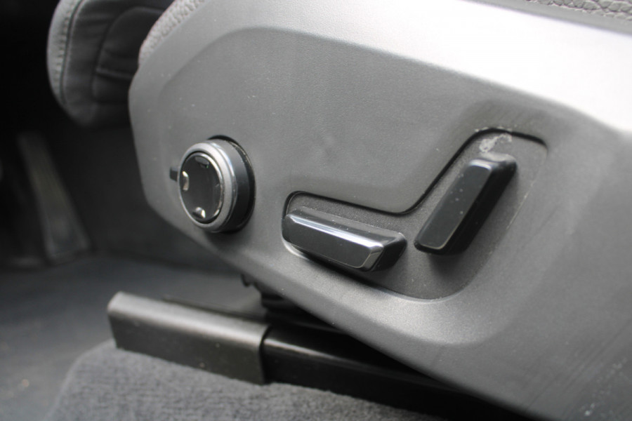 Volvo XC60 T6 350PK AWD Plus Dark | Trekhaak | 360 Camera | H&K | Blis | ACC | Leder | Pilot assist