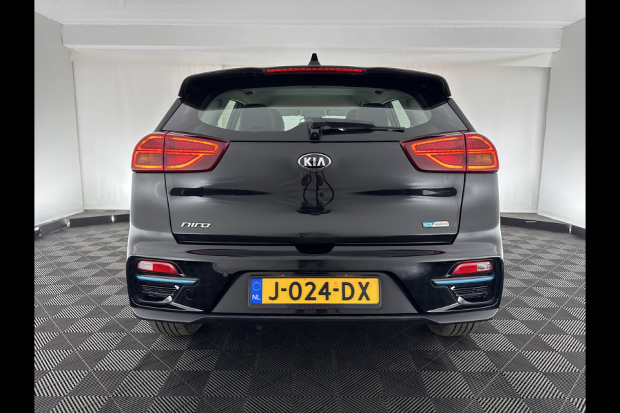 Kia e-Niro DynamicLine 64 kWh [ 3-Fase ] (INCL-BTW)  Aut. *LEATHER-FABRIC | NAVI-FULLMAP | AMBIENT-LIGHT | DAB+ | ADAPTIVE-CRUISE | CAMERA | HEATED-COMFORTSEATS | KEYLESS | DIGI-COCKPIT | SHIFT-PADDLES | CARPLAY | 17"ALU*