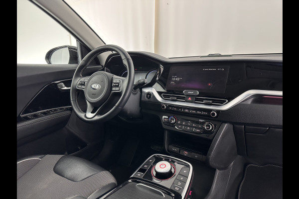Kia e-Niro DynamicLine 64 kWh [ 3-Fase ] (INCL-BTW)  Aut. *LEATHER-FABRIC | NAVI-FULLMAP | AMBIENT-LIGHT | DAB+ | ADAPTIVE-CRUISE | CAMERA | HEATED-COMFORTSEATS | KEYLESS | DIGI-COCKPIT | SHIFT-PADDLES | CARPLAY | 17"ALU*