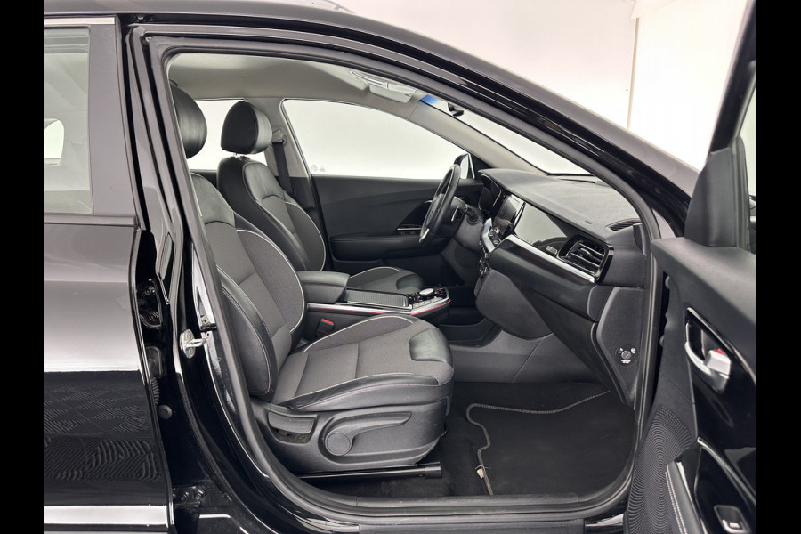 Kia e-Niro DynamicLine 64 kWh [ 3-Fase ] (INCL-BTW)  Aut. *LEATHER-FABRIC | NAVI-FULLMAP | AMBIENT-LIGHT | DAB+ | ADAPTIVE-CRUISE | CAMERA | HEATED-COMFORTSEATS | KEYLESS | DIGI-COCKPIT | SHIFT-PADDLES | CARPLAY | 17"ALU*