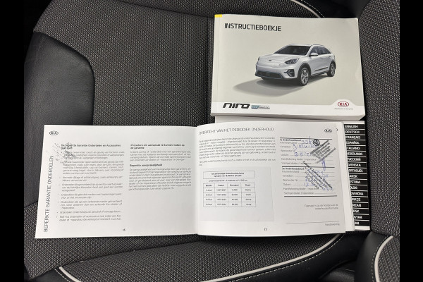 Kia e-Niro DynamicLine 64 kWh [ 3-Fase ] (INCL-BTW)  Aut. *LEATHER-FABRIC | NAVI-FULLMAP | AMBIENT-LIGHT | DAB+ | ADAPTIVE-CRUISE | CAMERA | HEATED-COMFORTSEATS | KEYLESS | DIGI-COCKPIT | SHIFT-PADDLES | CARPLAY | 17"ALU*