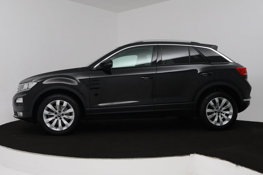 Volkswagen T-Roc 1.0 TSI Style (DIGITALE COCKPIT, PARKEERSENSOREN, CRUISE CONTROL ADAPTIEF, CARPLAY NAVIGATIE, NL-AUTO)