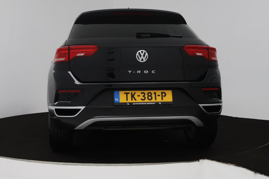 Volkswagen T-Roc 1.0 TSI Style (DIGITALE COCKPIT, PARKEERSENSOREN, CRUISE CONTROL ADAPTIEF, CARPLAY NAVIGATIE, NL-AUTO)