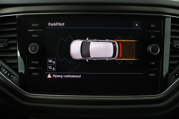 Volkswagen T-Roc 1.0 TSI Style (DIGITALE COCKPIT, PARKEERSENSOREN, CRUISE CONTROL ADAPTIEF, CARPLAY NAVIGATIE, NL-AUTO)