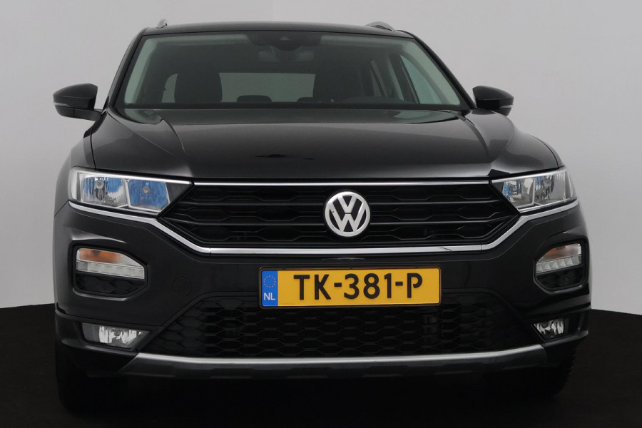 Volkswagen T-Roc 1.0 TSI Style (DIGITALE COCKPIT, PARKEERSENSOREN, CRUISE CONTROL ADAPTIEF, CARPLAY NAVIGATIE, NL-AUTO)