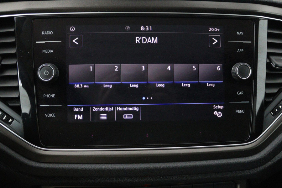 Volkswagen T-Roc 1.0 TSI Style (DIGITALE COCKPIT, PARKEERSENSOREN, CRUISE CONTROL ADAPTIEF, CARPLAY NAVIGATIE, NL-AUTO)