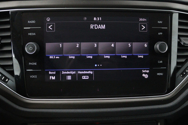 Volkswagen T-Roc 1.0 TSI Style (DIGITALE COCKPIT, PARKEERSENSOREN, CRUISE CONTROL ADAPTIEF, CARPLAY NAVIGATIE, NL-AUTO)