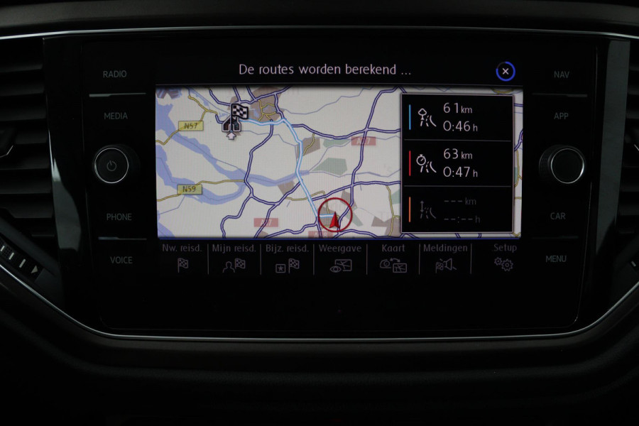 Volkswagen T-Roc 1.0 TSI Style (DIGITALE COCKPIT, PARKEERSENSOREN, CRUISE CONTROL ADAPTIEF, CARPLAY NAVIGATIE, NL-AUTO)