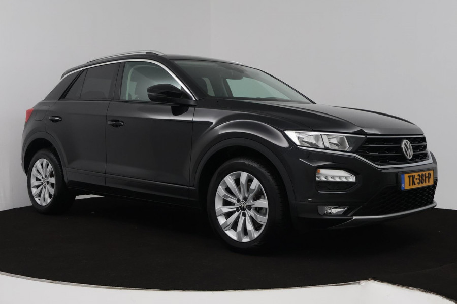 Volkswagen T-Roc 1.0 TSI Style (DIGITALE COCKPIT, PARKEERSENSOREN, CRUISE CONTROL ADAPTIEF, CARPLAY NAVIGATIE, NL-AUTO)