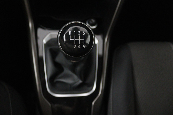 Volkswagen T-Roc 1.0 TSI Style (DIGITALE COCKPIT, PARKEERSENSOREN, CRUISE CONTROL ADAPTIEF, CARPLAY NAVIGATIE, NL-AUTO)