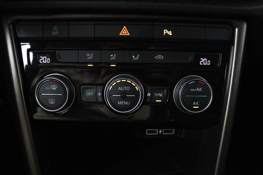 Volkswagen T-Roc 1.0 TSI Style (DIGITALE COCKPIT, PARKEERSENSOREN, CRUISE CONTROL ADAPTIEF, CARPLAY NAVIGATIE, NL-AUTO)
