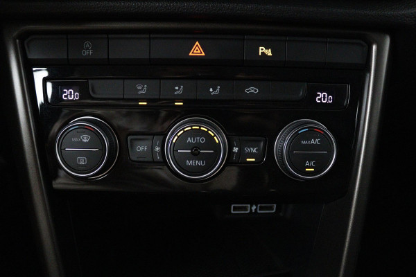 Volkswagen T-Roc 1.0 TSI Style (DIGITALE COCKPIT, PARKEERSENSOREN, CRUISE CONTROL ADAPTIEF, CARPLAY NAVIGATIE, NL-AUTO)