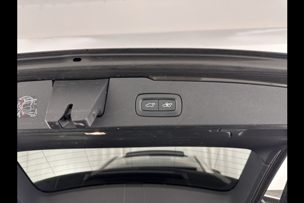 Volvo V60 2.0 T6 Plug-in hybrid AWD Plus Bright (INCL-BTW) *PANO | LUXURY-LEATHER | FULL-LED | DIGI-COCKPIT | NAVI-FULLMAP | HEATED/COOLED-SPORTSEATS | KEYLESS | MEMORY-PACK | ECC | PRIVACY-GLASS | PDC | BLIS | LANE-ASSIST | DAB | CRUISE |