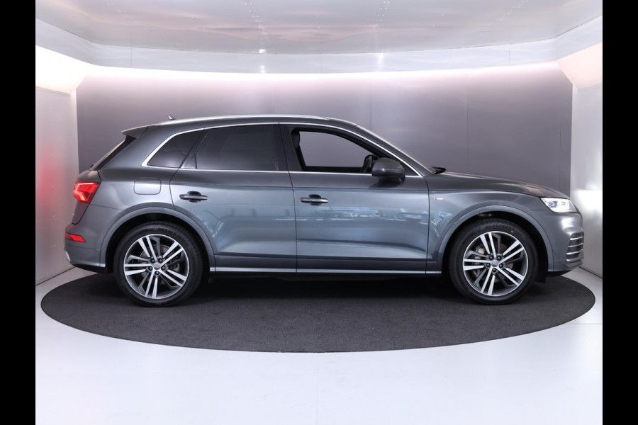Audi Q5 55 TFSI e quattro Competition 367PK HYBRID| Luchtvering | Trekhaak | LMV