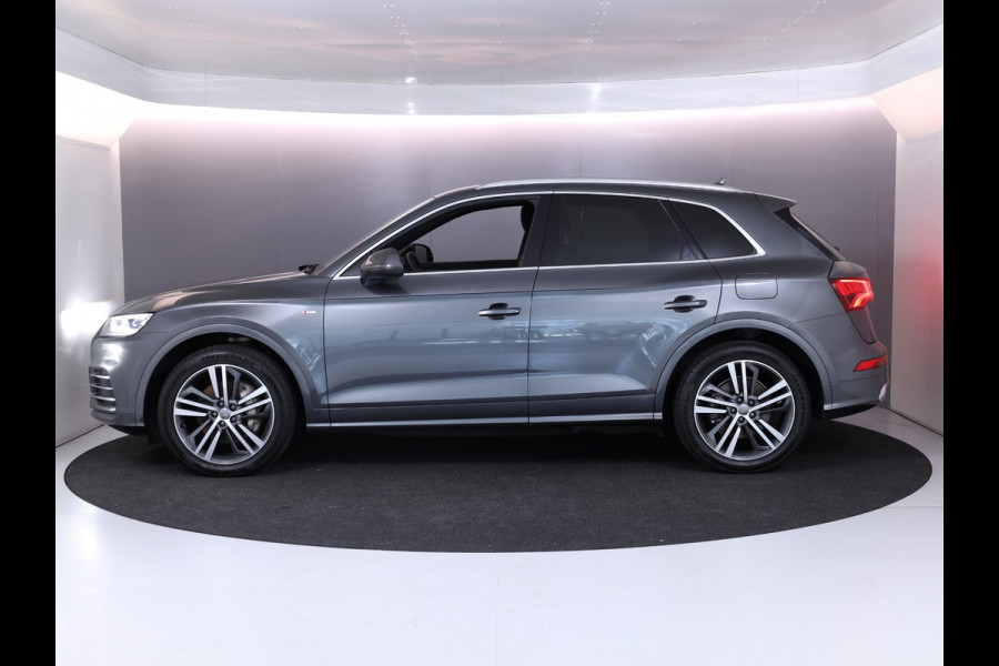 Audi Q5 55 TFSI e quattro Competition 367PK HYBRID| Luchtvering | Trekhaak | LMV