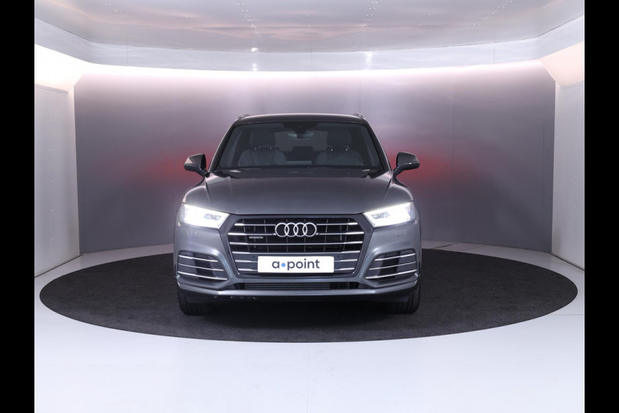 Audi Q5 55 TFSI e quattro Competition 367PK HYBRID| Luchtvering | Trekhaak | LMV
