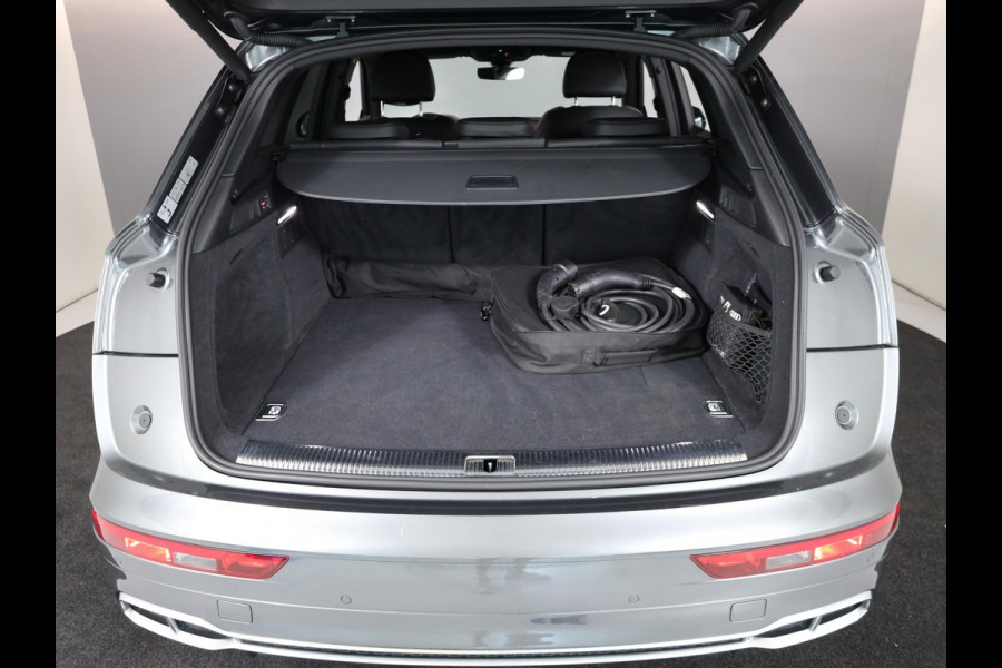 Audi Q5 55 TFSI e quattro Competition 367PK HYBRID| Luchtvering | Trekhaak | LMV