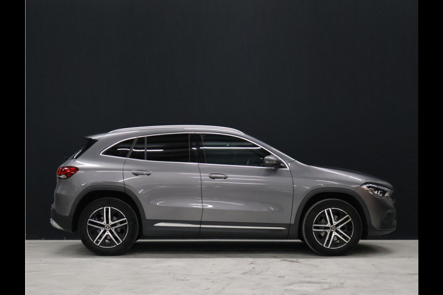 Mercedes-Benz GLA 200 Business Solution Luxury [CAMERA, PDC 360, APPLE CARPLAY, ANDROID AUTO, SFEERVERLICHTING, CRUISE CONTROL, STOELVERWARMING, AUTO AIRCO, NAVIGATIE, NIEUWSTAAT]