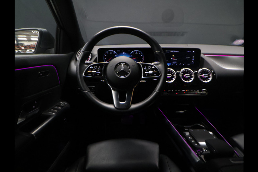 Mercedes-Benz GLA 200 Business Solution Luxury [CAMERA, PDC 360, APPLE CARPLAY, ANDROID AUTO, SFEERVERLICHTING, CRUISE CONTROL, STOELVERWARMING, AUTO AIRCO, NAVIGATIE, NIEUWSTAAT]