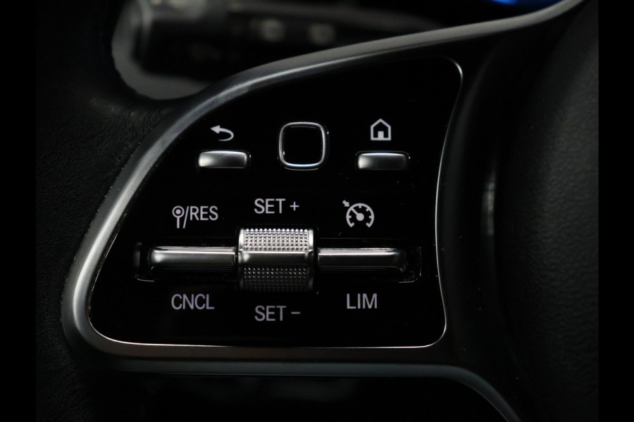 Mercedes-Benz GLA 200 Business Solution Luxury [CAMERA, PDC 360, APPLE CARPLAY, ANDROID AUTO, SFEERVERLICHTING, CRUISE CONTROL, STOELVERWARMING, AUTO AIRCO, NAVIGATIE, NIEUWSTAAT]