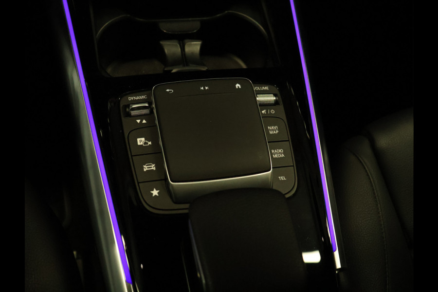 Mercedes-Benz GLA 200 Business Solution Luxury [CAMERA, PDC 360, APPLE CARPLAY, ANDROID AUTO, SFEERVERLICHTING, CRUISE CONTROL, STOELVERWARMING, AUTO AIRCO, NAVIGATIE, NIEUWSTAAT]