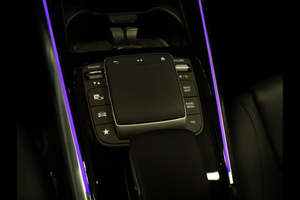 Mercedes-Benz GLA 200 Business Solution Luxury [CAMERA, PDC 360, APPLE CARPLAY, ANDROID AUTO, SFEERVERLICHTING, CRUISE CONTROL, STOELVERWARMING, AUTO AIRCO, NAVIGATIE, NIEUWSTAAT]
