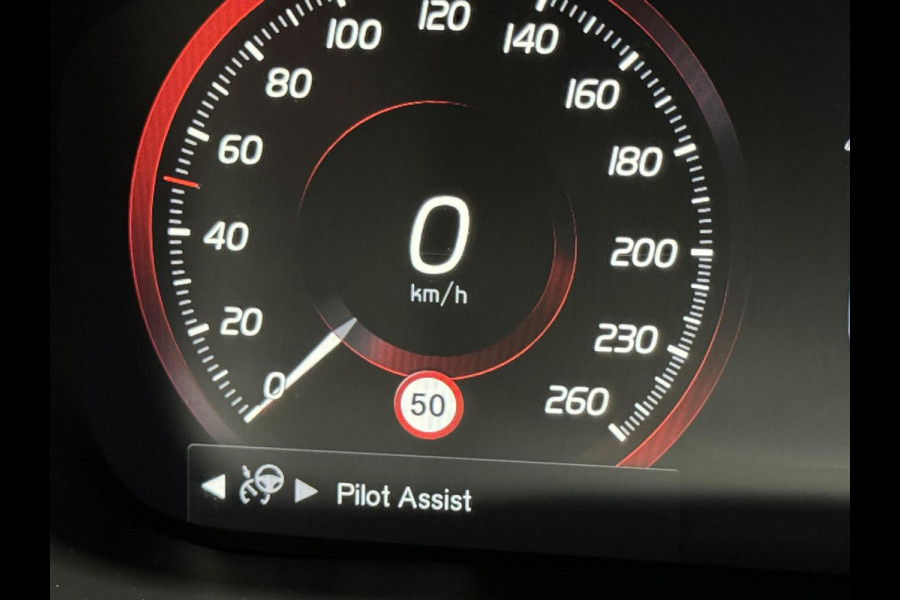Volvo XC60 2.0 T8 AWD Polestar Engineered B&W Pano HUD ACC Trekh.