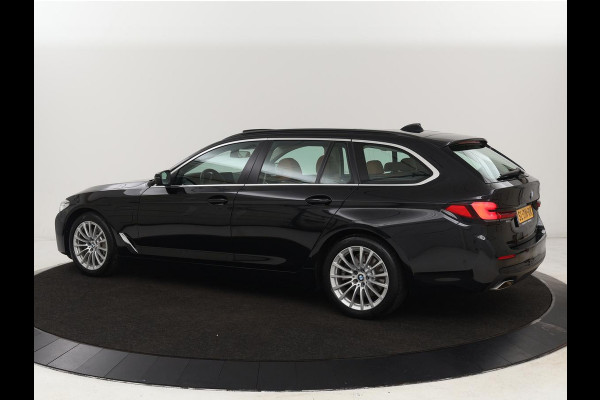 BMW 5 Serie 530e Executive | Panoramadak | Leder | Stoelverwarming | Adaptief LED | Carplay | Sfeerverlichting | Keyless | Camera | Achterbankverwarming | Navigatie
