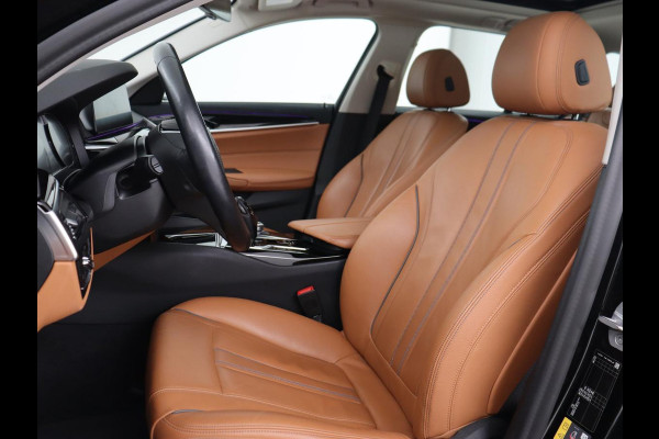 BMW 5 Serie 530e Executive | Panoramadak | Leder | Stoelverwarming | Adaptief LED | Carplay | Sfeerverlichting | Keyless | Camera | Achterbankverwarming | Navigatie