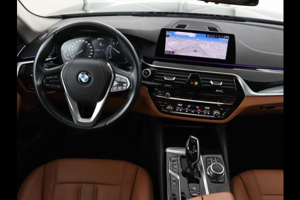 BMW 5 Serie 530e Executive | Panoramadak | Leder | Stoelverwarming | Adaptief LED | Carplay | Sfeerverlichting | Keyless | Camera | Achterbankverwarming | Navigatie