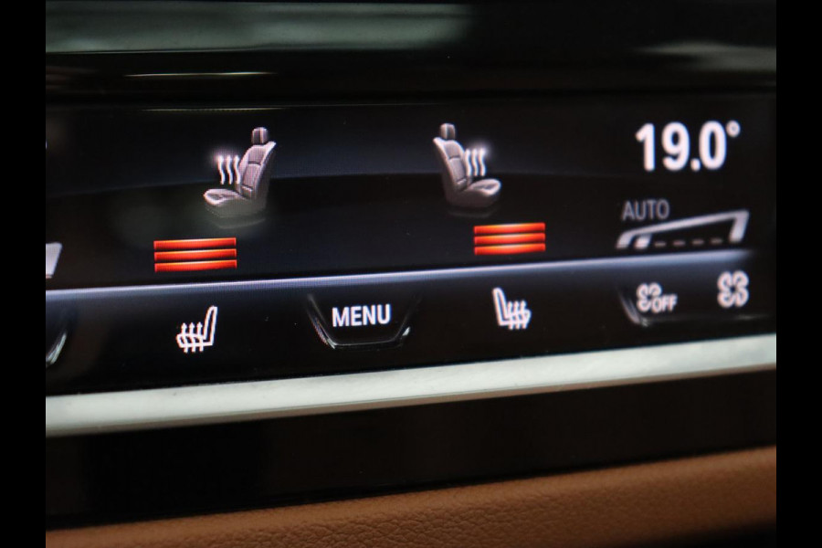 BMW 5 Serie 530e Executive | Panoramadak | Leder | Stoelverwarming | Adaptief LED | Carplay | Sfeerverlichting | Keyless | Camera | Achterbankverwarming | Navigatie