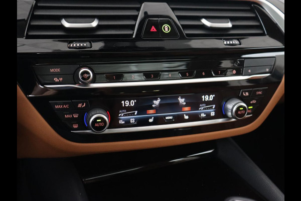 BMW 5 Serie 530e Executive | Panoramadak | Leder | Stoelverwarming | Adaptief LED | Carplay | Sfeerverlichting | Keyless | Camera | Achterbankverwarming | Navigatie