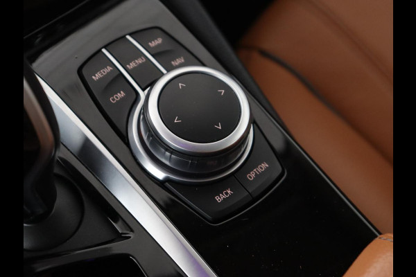 BMW 5 Serie 530e Executive | Panoramadak | Leder | Stoelverwarming | Adaptief LED | Carplay | Sfeerverlichting | Keyless | Camera | Achterbankverwarming | Navigatie