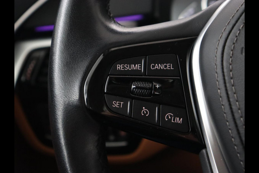BMW 5 Serie 530e Executive | Panoramadak | Leder | Stoelverwarming | Adaptief LED | Carplay | Sfeerverlichting | Keyless | Camera | Achterbankverwarming | Navigatie